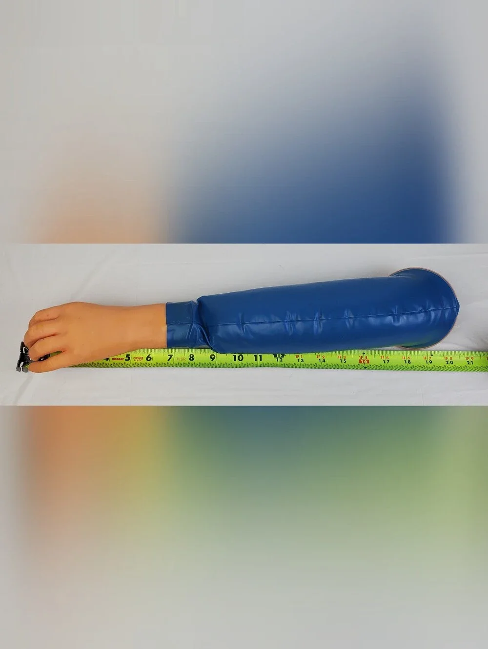 Realistic Fake Plastic Hand Halloween Haunted House Zombie Prop READ - GUC